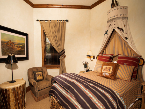 Ski-in/Ski-out One of a Kind Luxury Villa Mountain Views, Pool & Spa